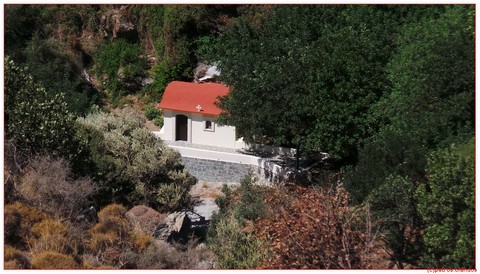 kerkje in de kloof